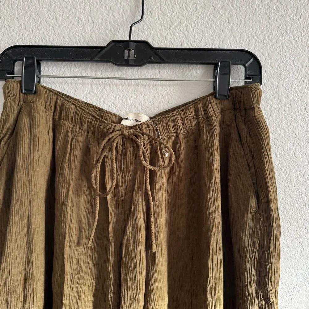 Abercrombie & Fitch Olive Wide-Leg Drawstring Pants - Picture 3 of 9